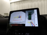 【バックモニター】付です。バックギヤに入れるだけで、ナビの画面に後方視界を映し出して非常に便利ですよ(^^♪後ろが見えることで安全確認も出来ますね☆