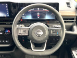 インテリアに合わせたデザインのステアリングは、運転される方のことも考え、運転しやすい形状、大きさです。是非一度、実際に触ってお確かめください。