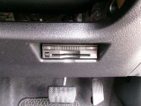 ETC車載器を装備しています。高速道路の料金所もストレスなく通行できます。すっきりとしたビルトインタイプですよ。