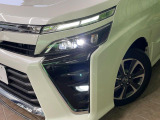 【LEDヘッドライト】悪天候や夜間走行時も良好な視界を確保し安心して運転できる高輝度LEDヘッドライトを装備!点灯速度が早く、消費電力も抑えられています。