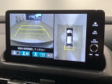 全方位モニターがついています! 車の周囲を360&deg;安全確認できるので、普段の駐車はもちろんの事、縦列駐車や幅寄せの際にも活躍してくれますよ。