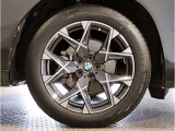 BMW純正アルミホイールです。納車時にはアルミホイールコーティングも承っております!是非ご検討下さいませ。