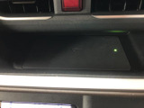 ワイヤレス充電器も付いていますよ♪