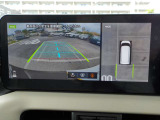 空から見下ろすような視点で、スムーズな駐車と安全確認をサポートする「アラウンドビューモニター」付です。(3Dビュー機能付き)