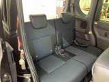 余裕のある運転席ですので、快適なドライブをお楽しみいただけます。