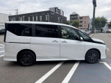 サイドから見ても素敵なデザインの軽自動車です!天井も高く室内空間も広く快適です☆