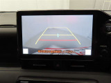 バックモニターを装備しています。車庫入れ時等に車両後方が確認出来るのでとても便利です。