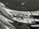 LEDヘッドライトです。デザイン性がよくとても明るいので、夜間の走行や悪天候でも安心です。しかも長寿命!