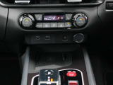 オートエアコンですので、車内を快適な空間に出来ます♪