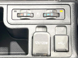 【シートヒーター&ベンチレーション】夏場は涼しい風でお尻や背中の熱やムレを防ぎ、冬はエアコンよりも早く温まってポカポカに!季節を問わず快適に過ごせます。