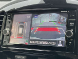 まるで真上から見ているような、視認性の良いアラウンドビューモニターです。駐車が苦手な方でもこれでらくらく駐車できますよ。