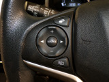【ステアリングリモコン】ステアリングにオーディオ調節可能なスイッチが装備されていますので運転中でも視線をそらさずにオーディオの調節が可能です!