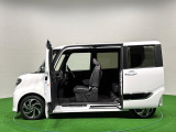 ☆ミラクルオープンドア☆ 驚くほど大開口!しかも両側スライドドア!乗り降りがしやすい、大きなも荷物の積み込めもラクラク♪ピラー内臓スライドドアで運転席側と同等の強度・剛性を確保しました。