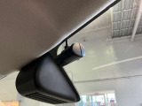 日産純正2ドラレコタイプを装着。フロントと車内を録画してくれるドライブレコーダー付き!