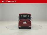 後方視界は、大きなバックドアガラスを採用し、十分確保されています。この車には、バックカメラは付いていませんが、リヤセンサーが付いています。ご安心ください。