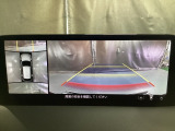 狭い場所での駐車やすれ違いなどでより的確な運転操作に役立つ360&deg;ビューモニターが装備されています。