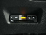 ◆ETC2.0装着◆進化したドライブ体験。料金収受システムだけだったETCが生まれ変わって、高速道路を賢く使うETC2.0に進化しました。多彩な情報サービスが便利で快適なドライブ体験を提供します。