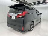 沢山乗れるのがこの車の魅力!2台で移動しないと・・・なんて時もこの車なら1台で!大活躍です♪