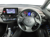 運転席はその車の重要ポイント。ぜひ実際にご乗車ください。お待ちしております。