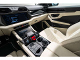 Floor mats with leather piping and double stitching