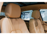 シートヒーター搭載で、寒い時期でも素早く快適に、運転をお楽しみいただけます。