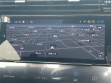 ●純正ナビ:一体感のあるナビは、高級感ある車内を演出してくれます。オーディオ機能も充実しておりますので、運転もより楽しめます♪