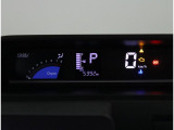 視認性に優れたメーターで、夜間走行も安心して運転できます!マルチインフォメ―ションディスプレイには車両情報を表示!メーター内の光度調整機能も付いております!