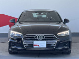 Audiの象徴であるシングルフレームグリルをよりワイドで低くシャープなデザインとすることでワイド&ローのフォルムを協調しています。