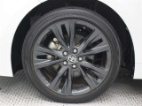 タイヤサイズ215/45R17 アルミホイールです。