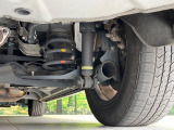 お車を安心してお乗りいただく為には、足回りの定期点検が欠かせません。サービスサポート(有償保証)では無料点検もご提供しており、安心のカーライフをお過ごしいただけるサポート体制が整っています。