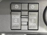 【両側パワースライドドア】スマートキーや運転席のスイッチで後席両側スライドドアの開閉が可能♪電動だから力を入れてドアを開ける必要が無く、小さなお子様でも簡単に開け閉めでき快適です♪