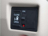◆片側電動スライドドア◆狭い駐車場でも乗り降りが楽々♪お子様が隣の車にドアを当ててしまう心配もございません!小さなお子様連れの方もこれで安心。