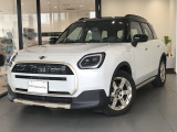 MINIカントリーマンEが入庫しました。ボディカラーはナノクホワイトのお車です。
