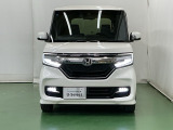 LEDヘッドライトを装備しています。LEDヘッドライトはとても明るく、雨の日や夜間走行も安全・安心です。オートライトコントロール付きで周囲の明るさに応じて自動で点灯・消灯します