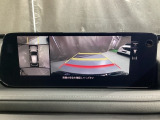 狭い場所での駐車やすれ違いなどでより的確な運転操作に役立つ360&deg;ビューモニターが装備されています。
