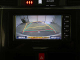 バックガイドモニターで、後方を確認しながら安心して駐車することができます。運転初心者も熟練者も必須の機能ですよ!