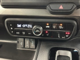 フロント両席にはシートヒーターが付いています!寒い日に便利な装備ですね。