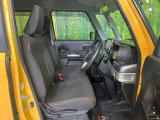 運転席シート廻りは使用感も少なく、良好な状態となっています。前オーナー様が丁寧に使っていたことがよくわかりますね。