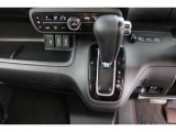 ■インパネシフト■ハンドルに近い位置で運転席からも見やすく操作しやすいインパネシフト。パッと見ただけで、どのギアに入っているのかが判断しやすいところもいいですね!