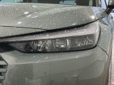 LEDヘッドライトは、点灯の瞬間から最大光量を発揮し、突然暗くなるトンネルなどでの安定感を高めます。