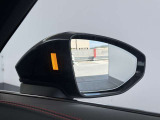 当店では、Audiの基準に基づく100項目にわたる納車前の法定点検・整備を無償で実施したうえで、ご納車しております。さらに当店では1年間の長期保証を無償付帯しております。