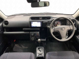 シンプルながら機能性あふれる運転席廻りです。視界性もよく、運転しやすいですよ。
