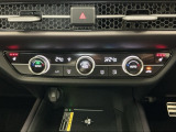 Wエアコン付きです!運転席・助手席それぞれ快適な車内でお過ごしいただけます。寒い時期には嬉しいシートヒーター付きです!