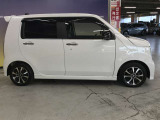 エンジンルーム、室内、クリーニング済みです。厳選したお車を屋内展示場にて展示中☆車両品質には自信がございます!ぜひ一度ご来店ください!!
