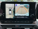 アラウンドビューモニターは車庫入れが苦手な方にオススメの機能です。上からの映像が分りやすいです。
