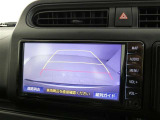 【バックカメラ】バックカメラ装着車です。バックする時に、後方の様子をナビ画面に表示します!慣れない駐車場での駐車や、せまい場所での車庫入れの時も、安全確認OK!思いがけずコツン!なんて事も防げますヨ