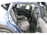 広さ十分のクロストレックの後席です。車高が高いので乗り降りが楽です。乗り込むというよりは座るという感じになりますので、ご年配の方にもやさしクロストレックの後席です。