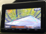 【バックカメラ】駐車時に後方がリアルタイム映像で確認できます。大型商業施設や立体駐車場での駐車時や、夜間のバック時に大活躍!運転スキルに関わらず、今や必須となった装備のひとつです!