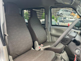 【フロントシート】見晴らしのいい前席なので狭い路地も運転がしやすいですよ◎