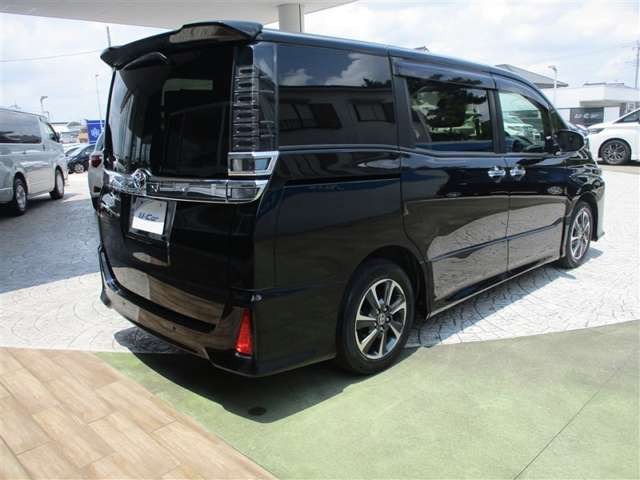 トヨタ ヴォクシー 2.0 ZS 煌III の中古車詳細 (19,000km, ブラック